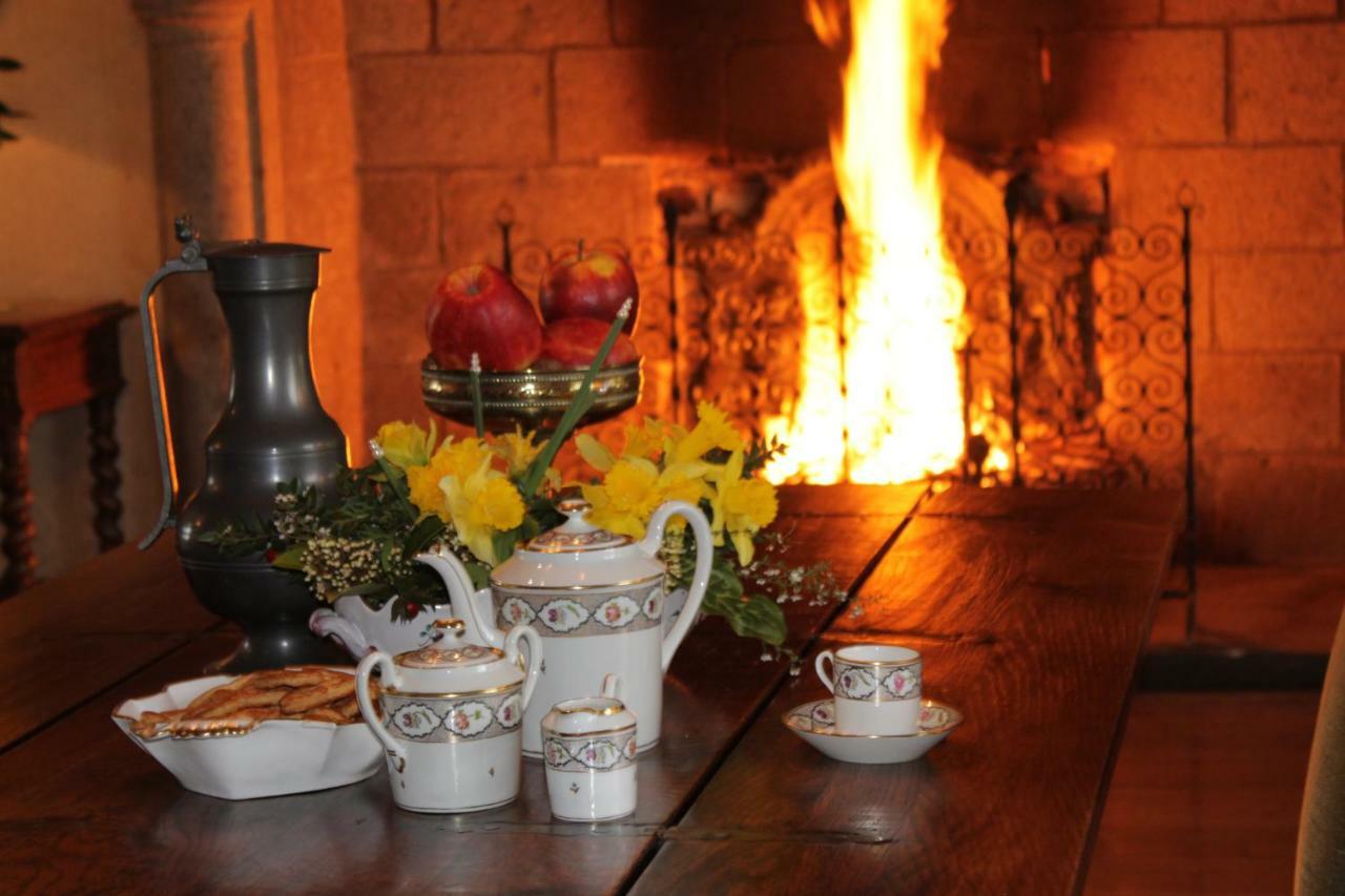 Le Logis D'Equilly Bed and Breakfast Exteriör bild